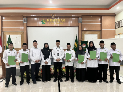 Kemenag Gresik Gelar Pembinaan Seluruh Pengawas Madrasah dan Penyerahan Surat Tugas