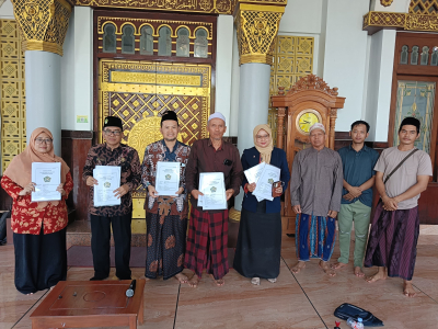 Wakaf Produktif Berkelanjutan, Lahan Tambak 5.966 M&sup2; Resmi Diikrarkan di Masjid Manbaul Huda Leran