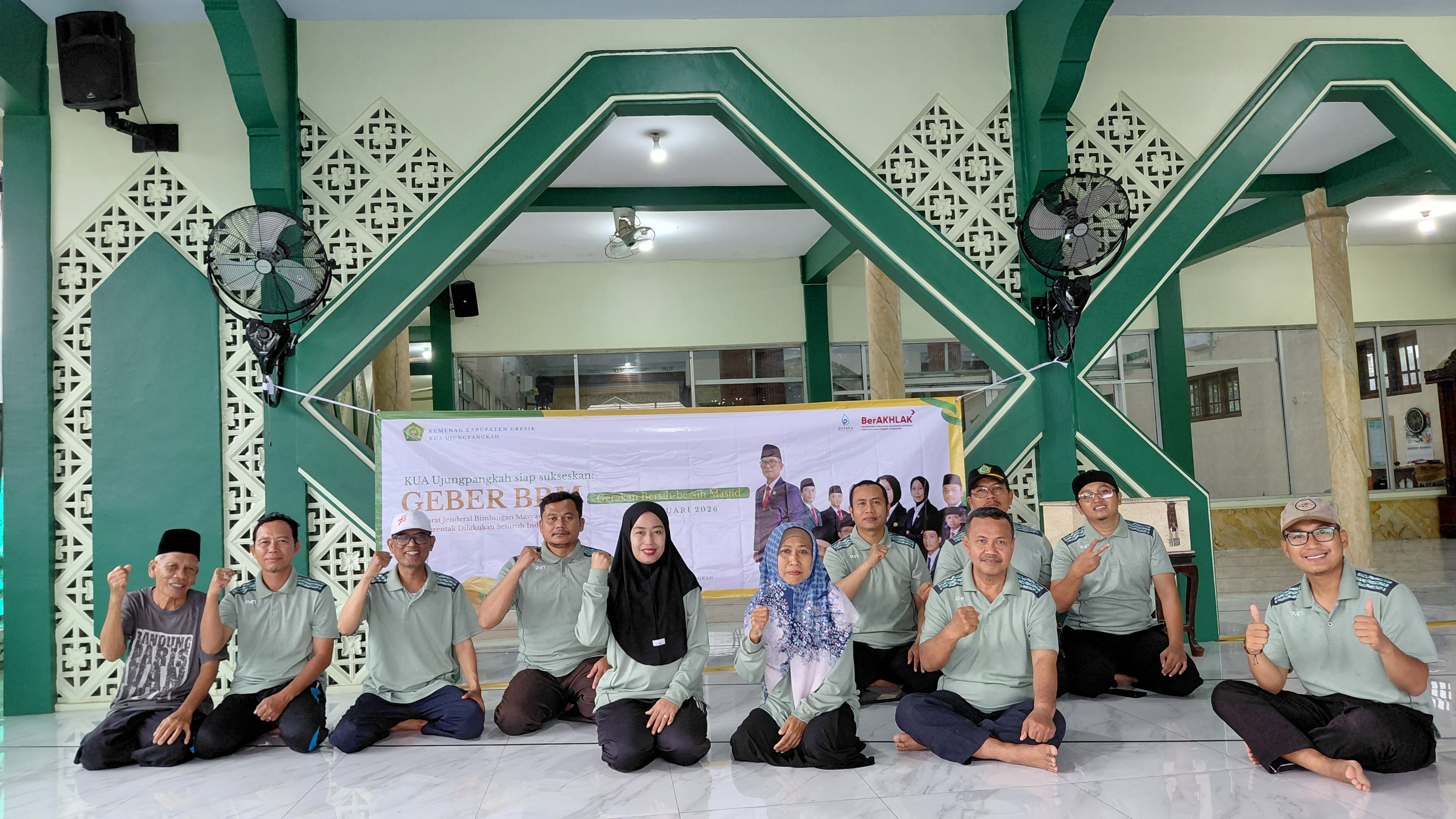 Aksi Nyata Kemenag Gresik dan KUA Se-Kabupaten Serentak dalam Gerakan Bersama Bersih-Bersih Masjid Menjelang Ramadhan