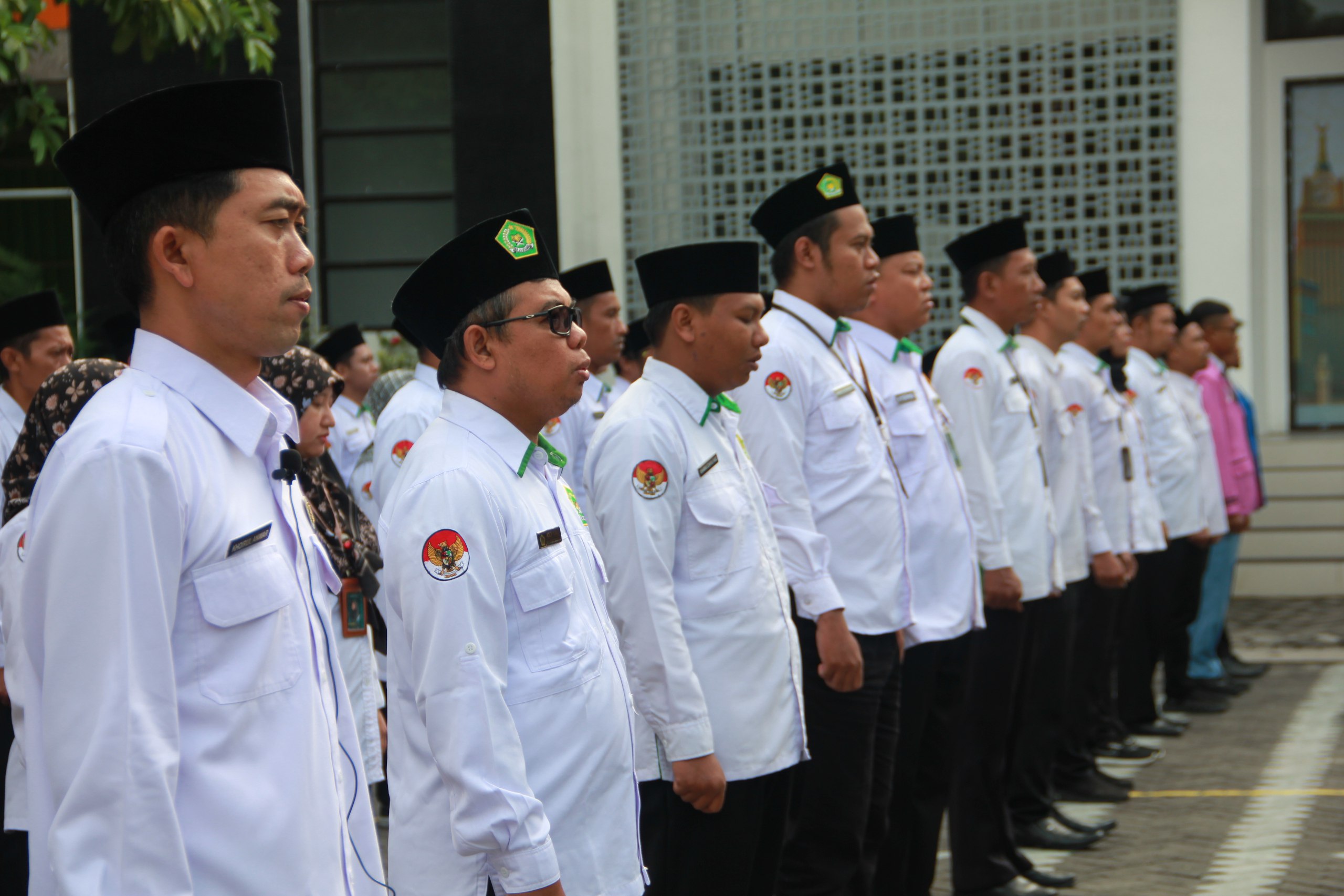 Pererat Sinergi, Kepala Kemenhaj Gresik Pimpin Apel Pagi di Kantor Kemenag: Fokus Kolaborasi Layanan Haji 2026