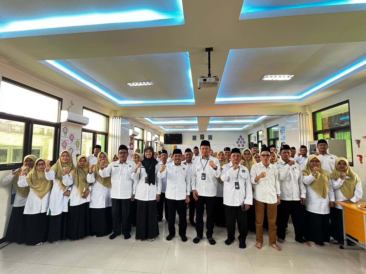 MIN 1 Gresik Gelar Pembinaan ASN Bersama Kabid Pendma Kanwil Kemenag Jatim