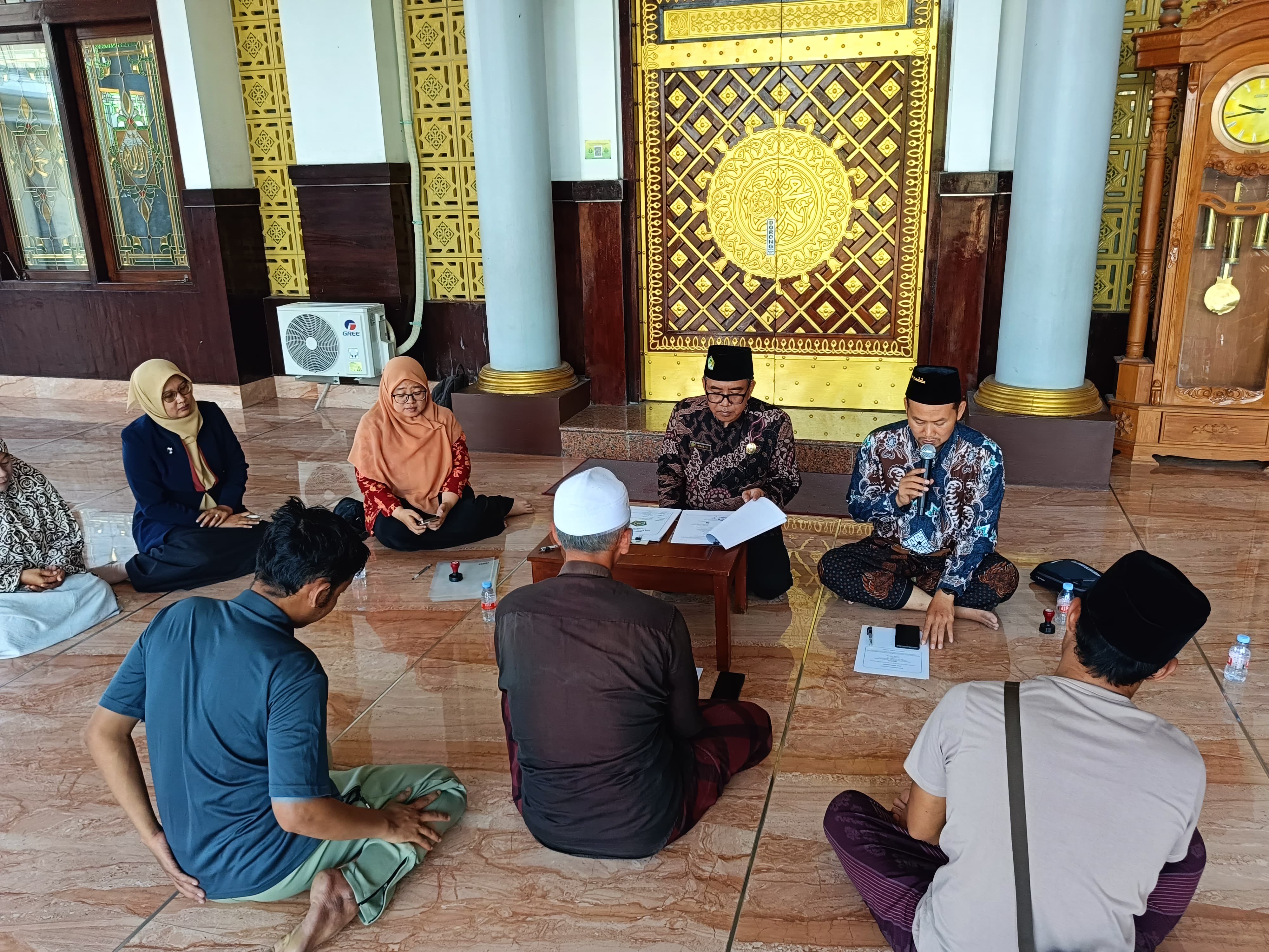 Wakaf Produktif Berkelanjutan, Lahan Tambak 5.966 M&sup2; Resmi Diikrarkan di Masjid Manbaul Huda Leran