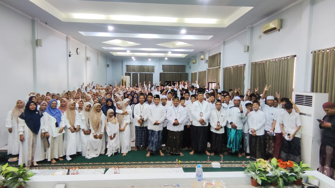 Penyuluh Agama Islam KUA Menganti Berikan Tausiyah Isra’ Mi’raj dan Harlah NU di SMP YPI Darussalam 1 Cerme