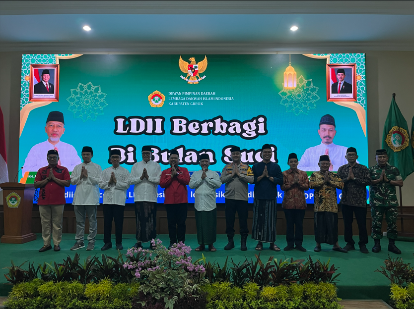 DPD LDII GRESIK SINERGI DENGAN PEMKAB DAN KEMENAG SALURKAN SANTUNAN DHUAFA DAN YATIM PIATU