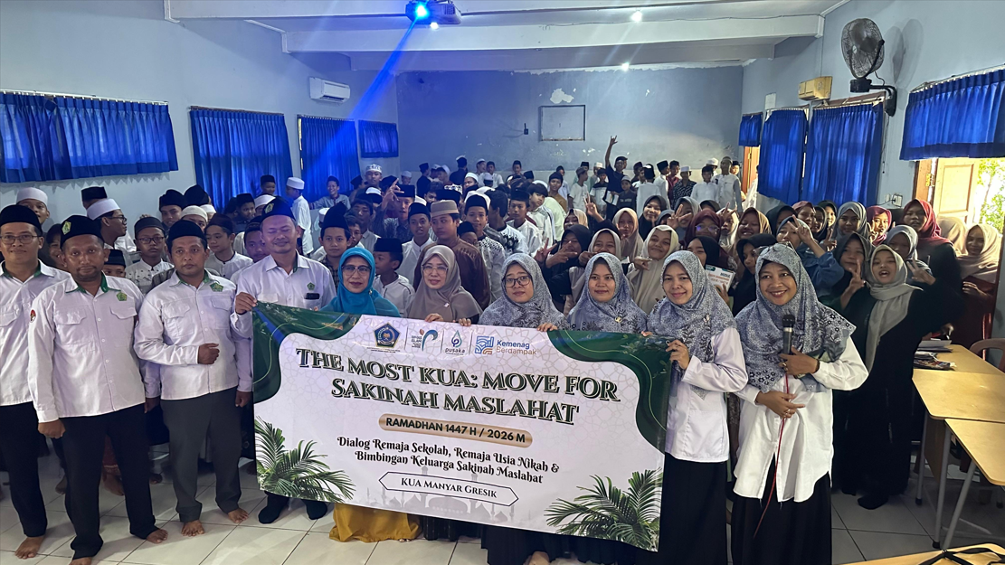 KUA Manyar Gelar Praktik Perawatan Jenazah bagi Siswa SMPN 25 Melalui Program THE MOST KUA: Move For Sakinah Maslahat