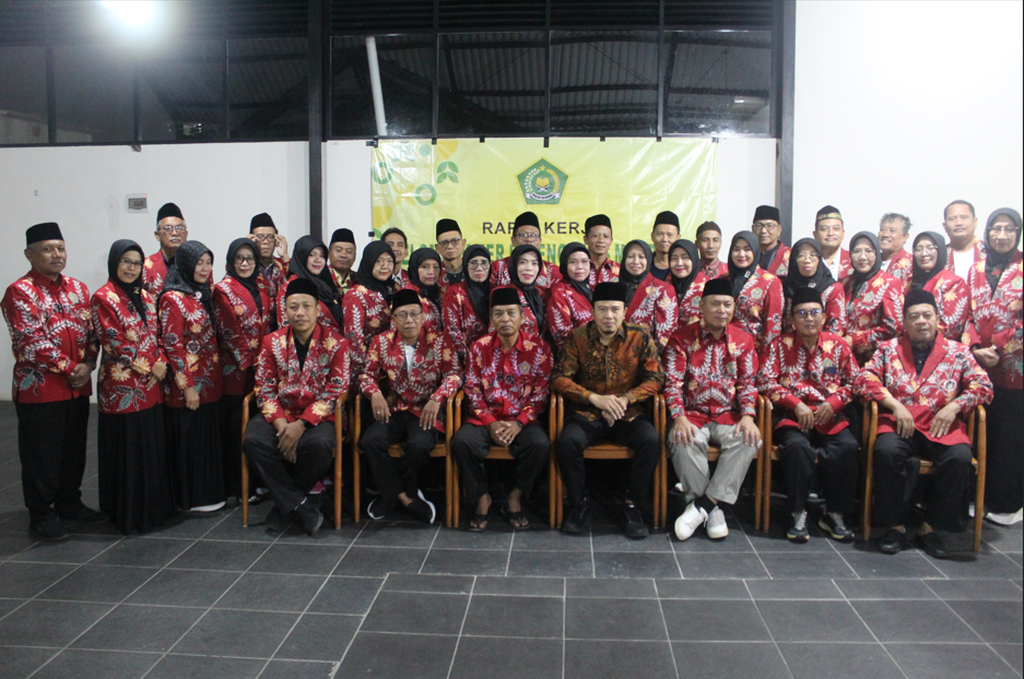 Pokjawas Madrasah Kemenag Gresik Gelar Rapat Kerja dan Sertijab Ketua di Kota Batu
