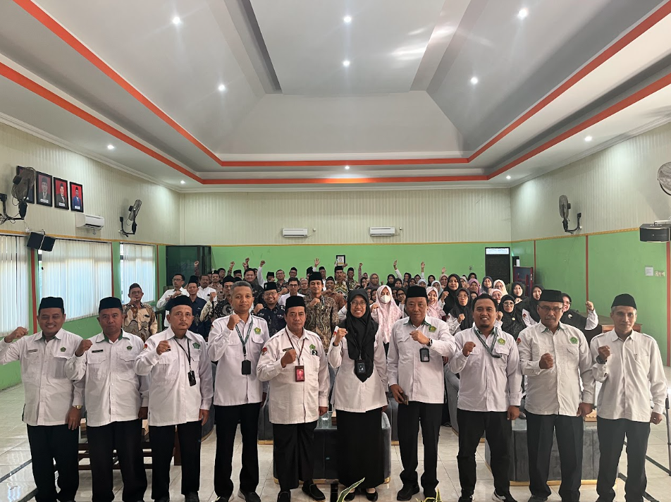 Validasi EMIS diperketat, Tata Kelola Berbasis Teknologi Jadi Syarat Mutlak Akreditasi Madrasah Gresik