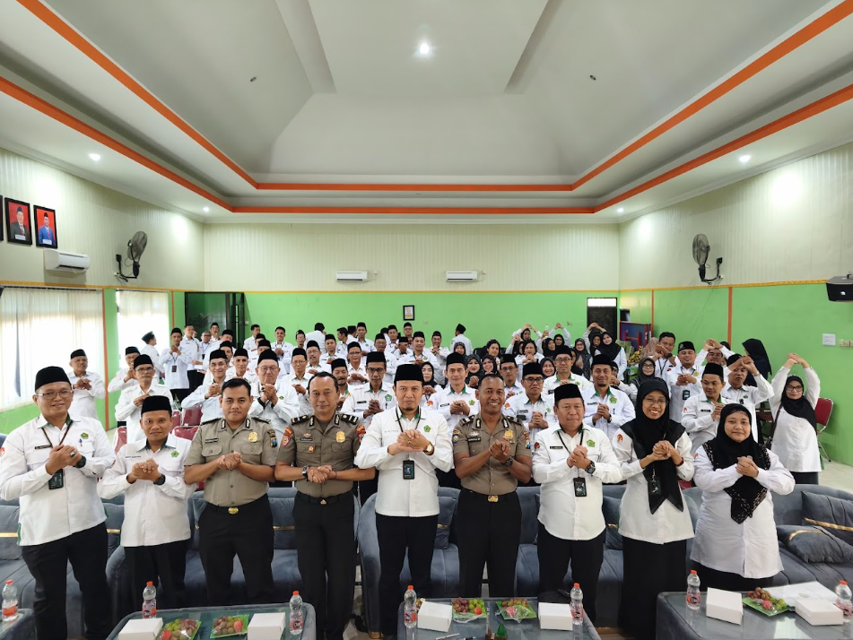 Bersama Polres Gresik, Kemenag Gresik Edukasi ASN Tangkal Ancaman Narkoba dan Pinjol