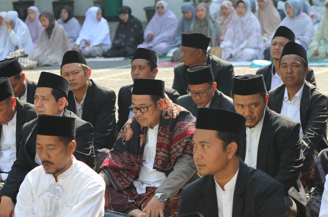Momentum Hari Santri 2026, Kemenag Gresik Diwarnai Doa Istisqa dan Apresiasi Santri