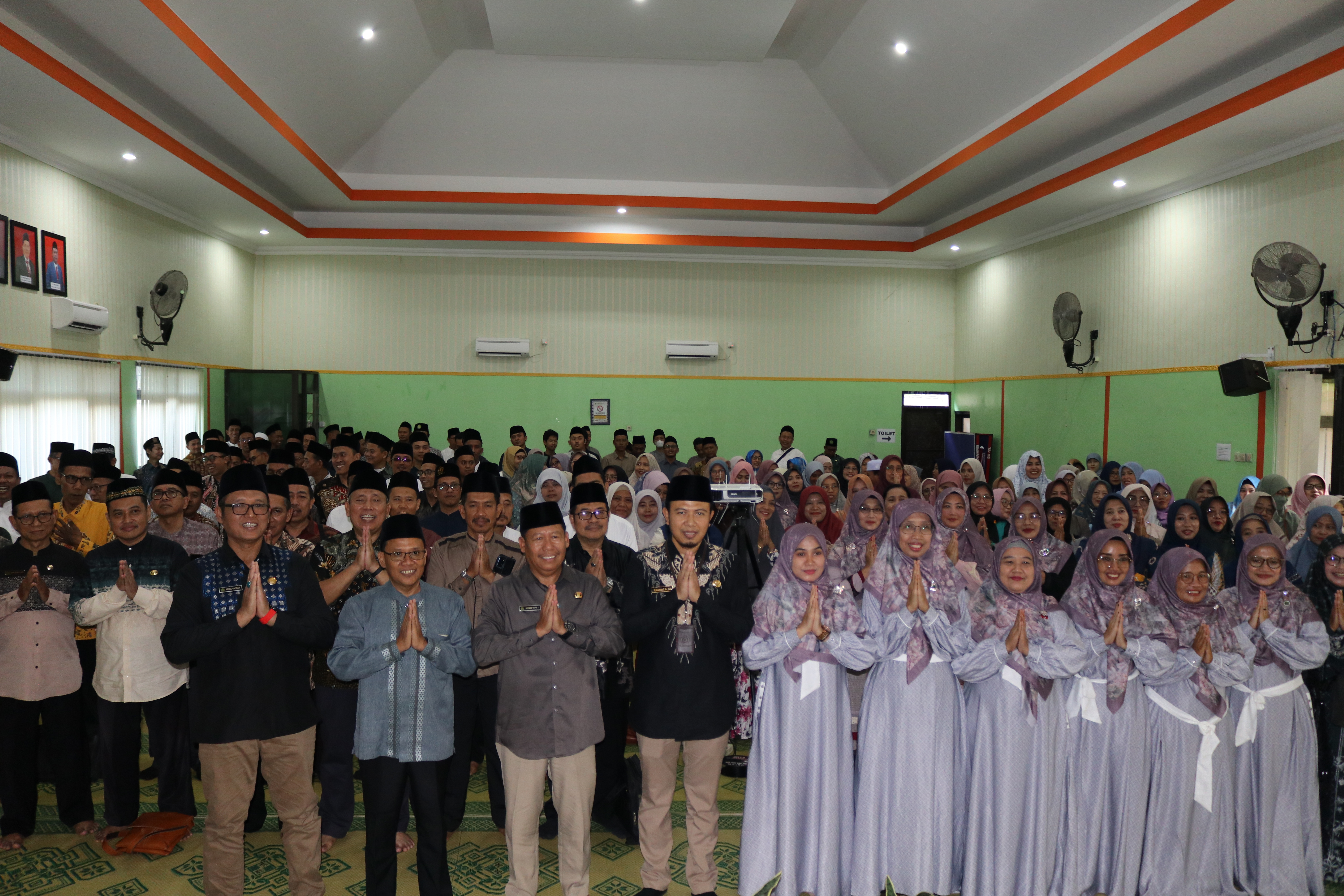 Kemenag Gresik Gelar Halal Bihalal Idul Fitri 1447 H Sebagai Penguat Sinergi Pegawai ditengah Krisis Global