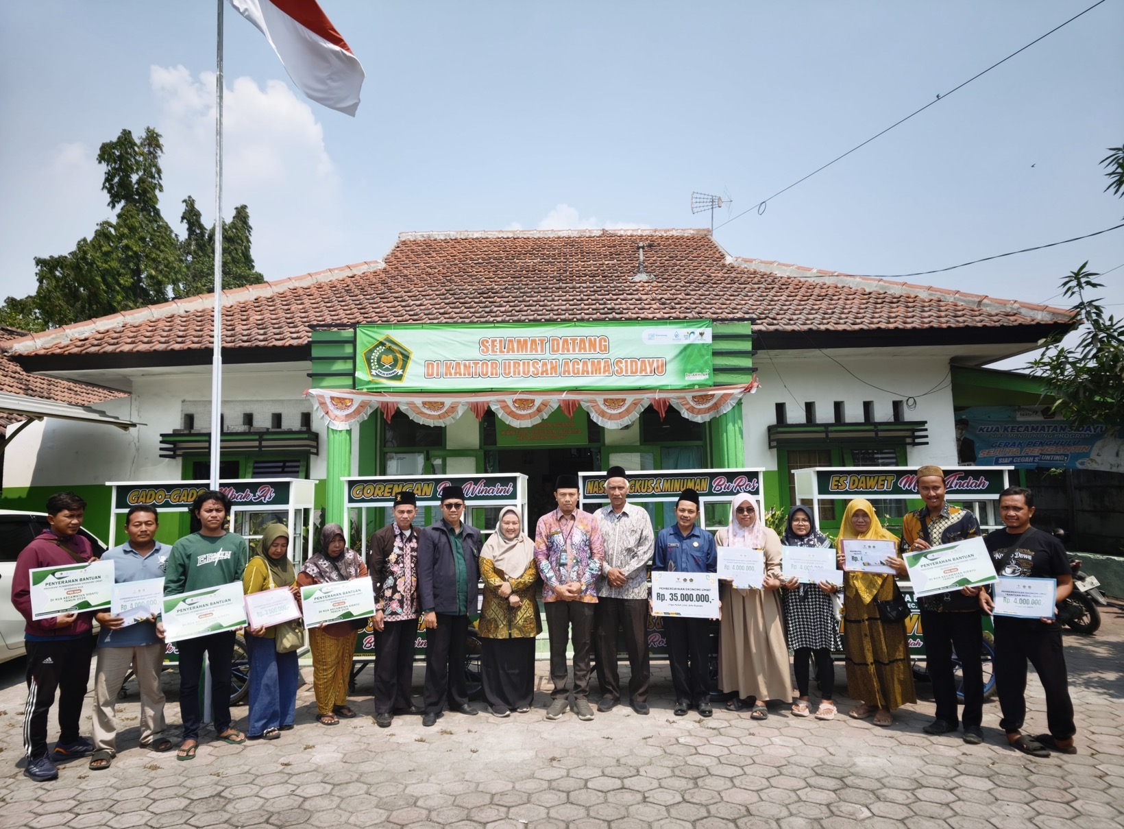 Dorong UMKM Naik Kelas, Kemenag dan Baznas Gresik Salurkan Bantuan Rp35 Juta di Sidayu