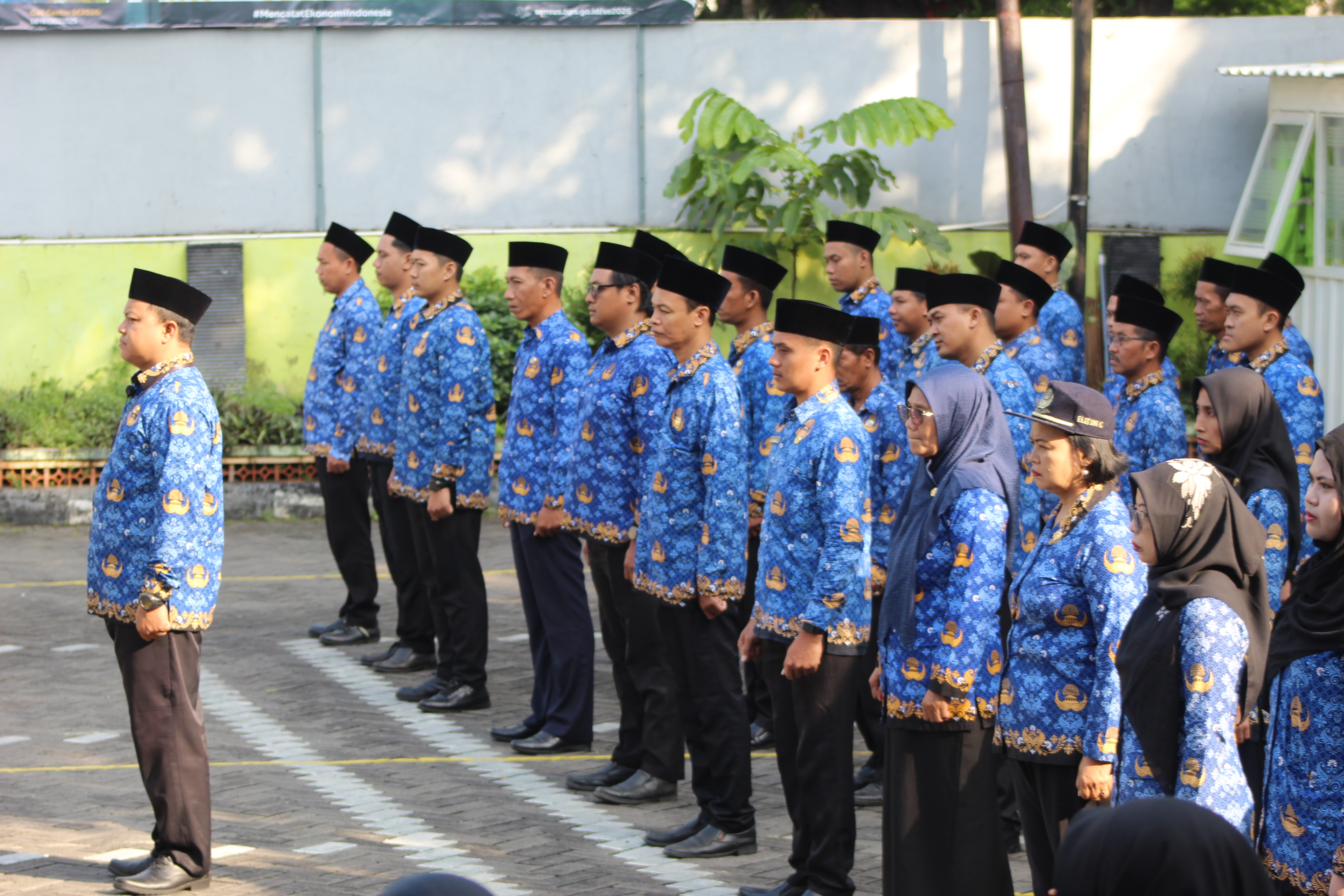 Kemenag Gresik Gelar Upacara Harkitnas ke-118 untuk Perkuat Kedaulatan Digital dan Perlindungan Tunas Bangsa