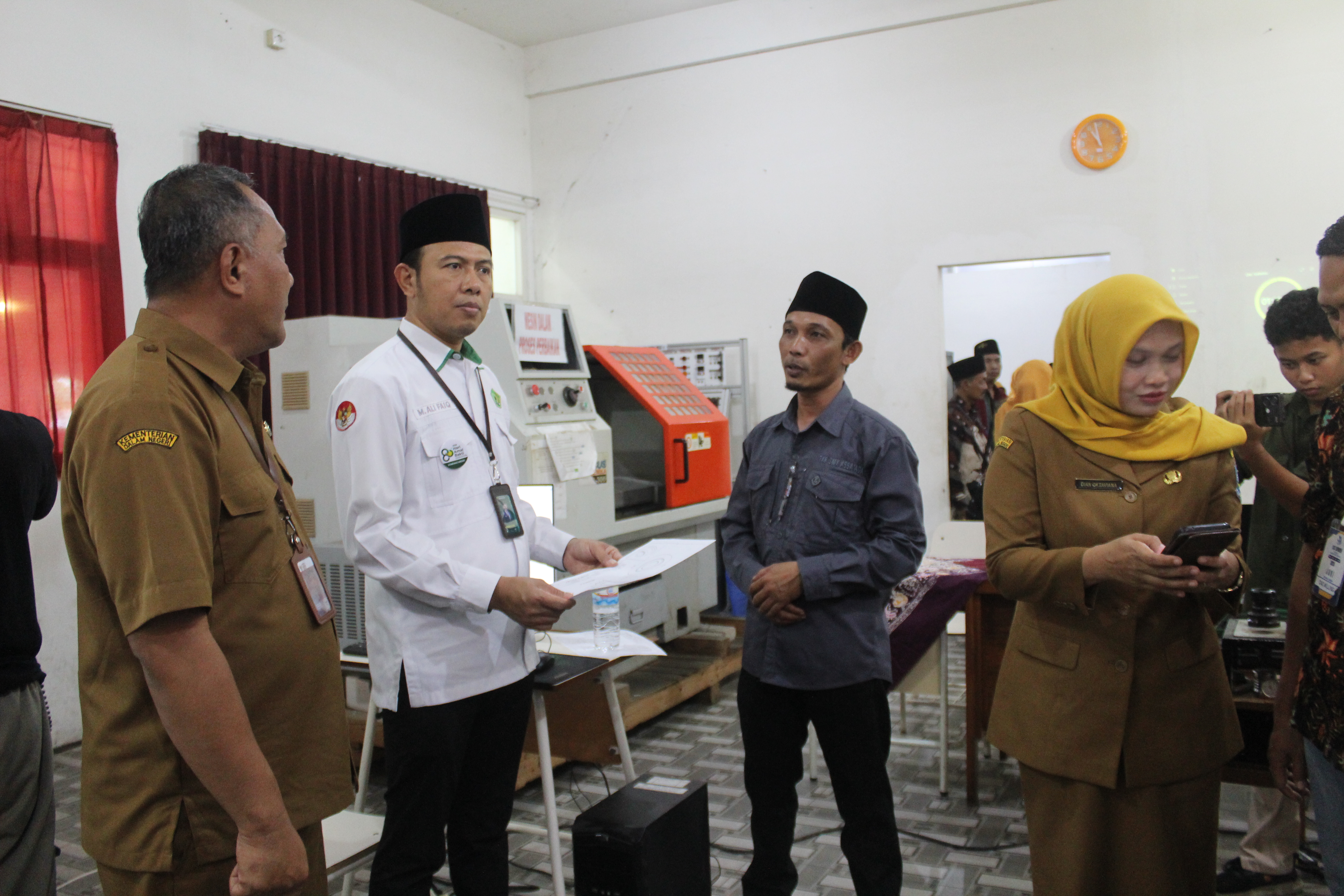 Kemenag Gresik bersama Cabdisdik Gresik Turun Langsung dalam Kegiatan LKS Dikmen 2026