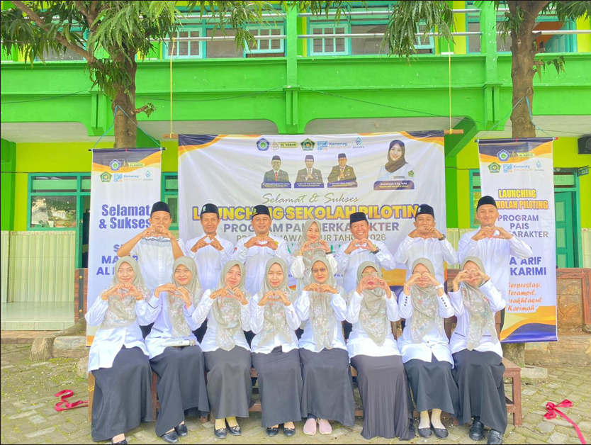 SMP MA'ARIF AL KARIMI TEBUWUNG RESMI JADI SEKOLAH PILOTING PAIS BERKARAKTER