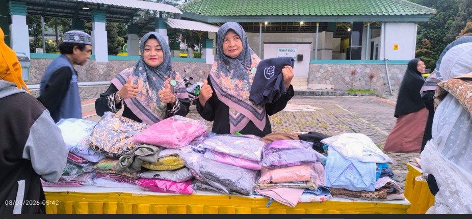  Muslimat Masjid Agung dan Penyuluh Agama Kebomas Padukan Pembinaan Keluarga dan Aksi Sosial di Bulan Ramadan