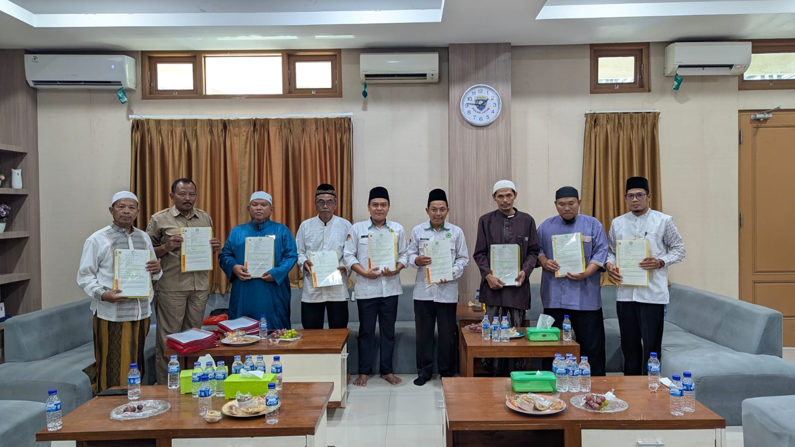 KUA Sidayu Terbitkan APAIW e-Wakaf untuk Sembilan Bidang Tanah Yayasan Al Furqon Al Islami
