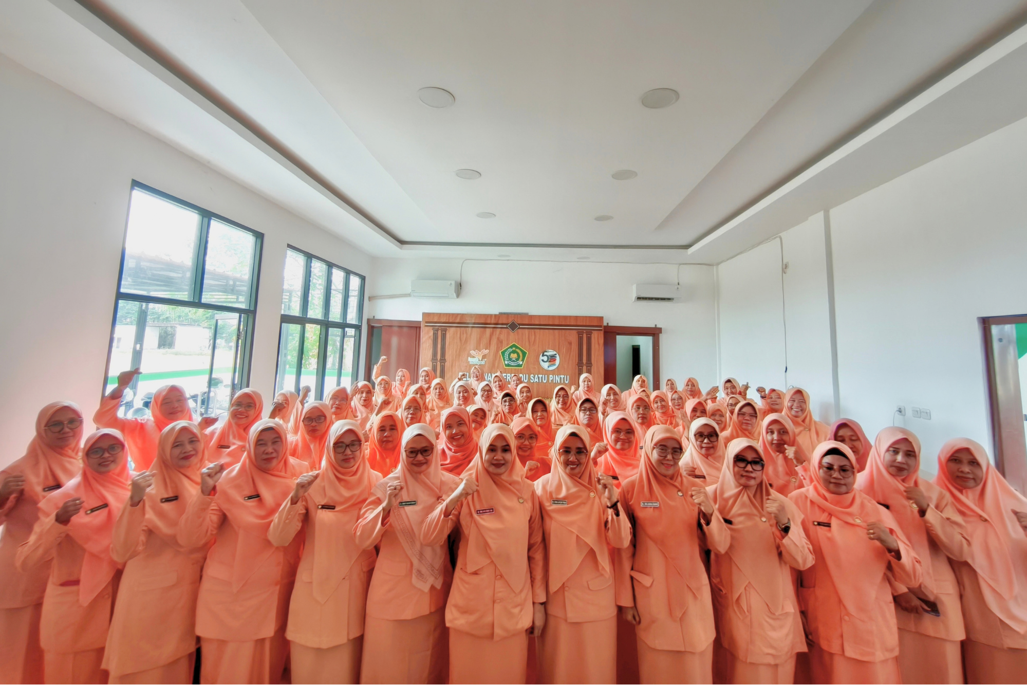 Perkuat Peran Perempuan, Pengukuhan DWP KUA Wilker 2 Perluas Dampak Program Sosial Masyarakat