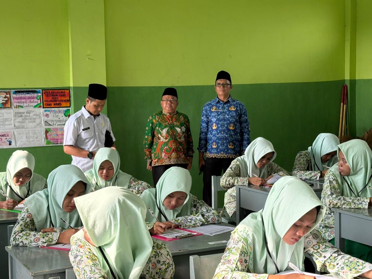 Kemenag Gresik Pantau Kelancaran UABN dan UAS Genap Madrasah Diniyah Takmiliyah