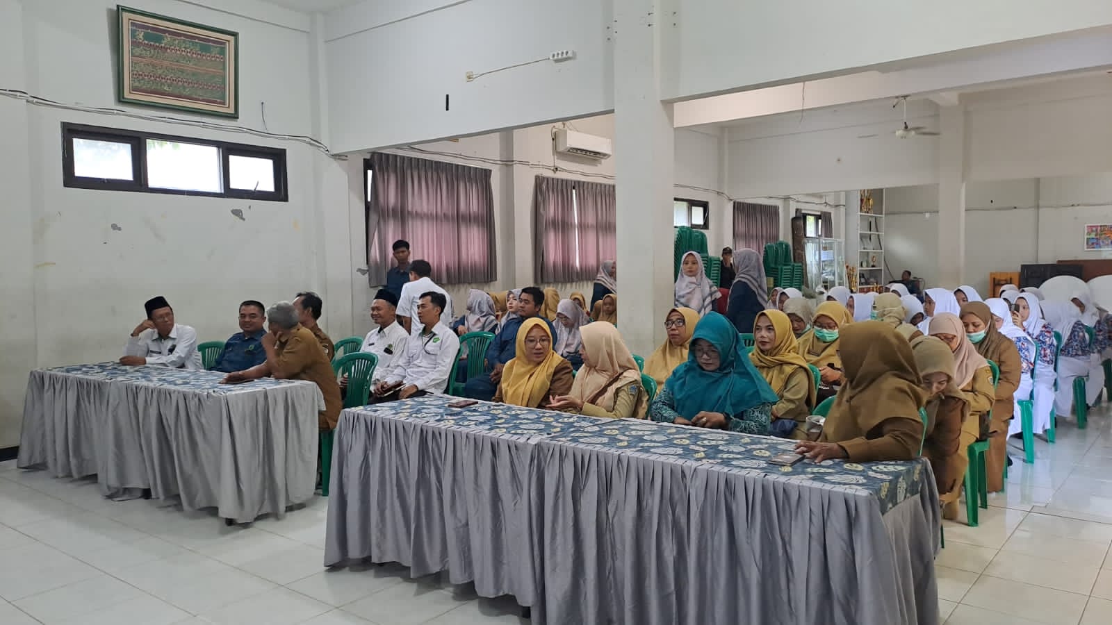 KUA Manyar Kawal Monitoring dan Evaluasi Unit Kesehatan Sekolah (UKS) Lintas Sektoral 