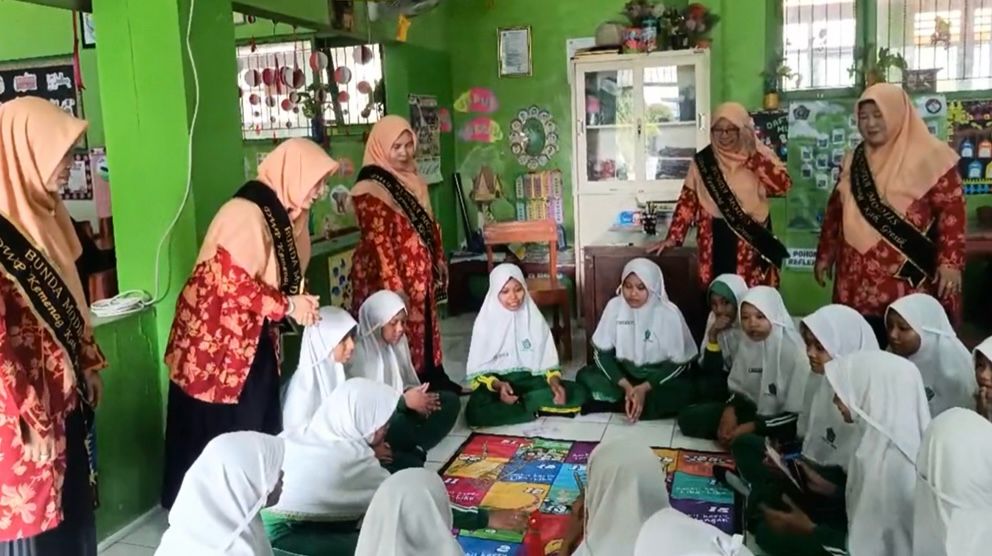 Sinergi DWP Kemenag Gresik dan MIN 1 dalam Gerakan Bunda Modiis di MIN 1 Gresik