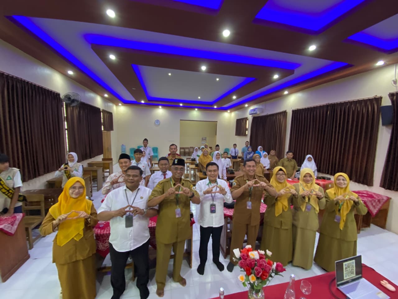 Wujud Kemenag Berdampak, Penyuluh KUA Sidayu Berikan Pendampingan Pembentukan Kantin Halal dan Sehat di SMPN 6 Gresik