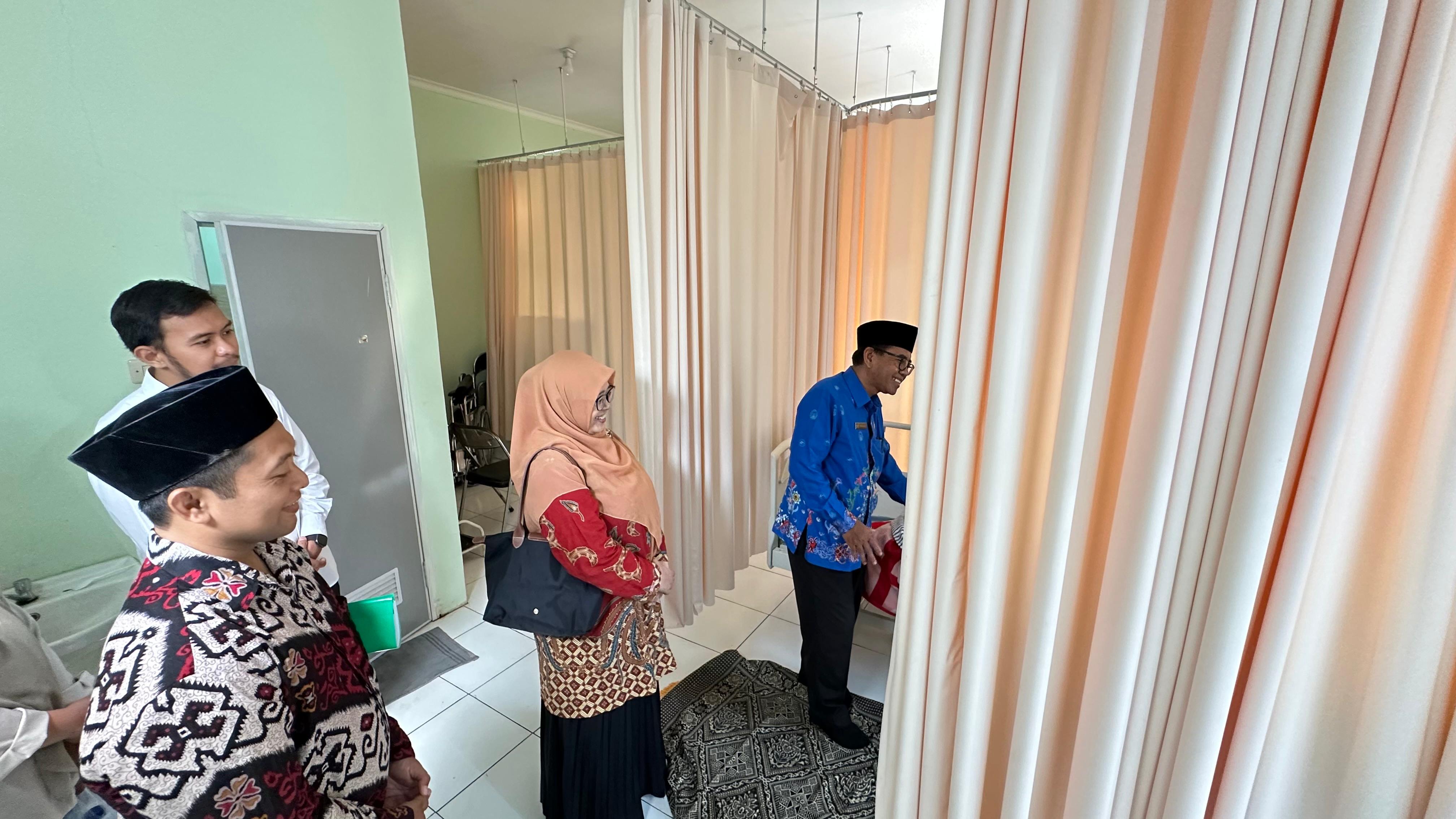 KUA dan Puskesmas Manyar Perkuat Kesejahteraan Psikologis Pasien Melalui Pendampingan Rohani