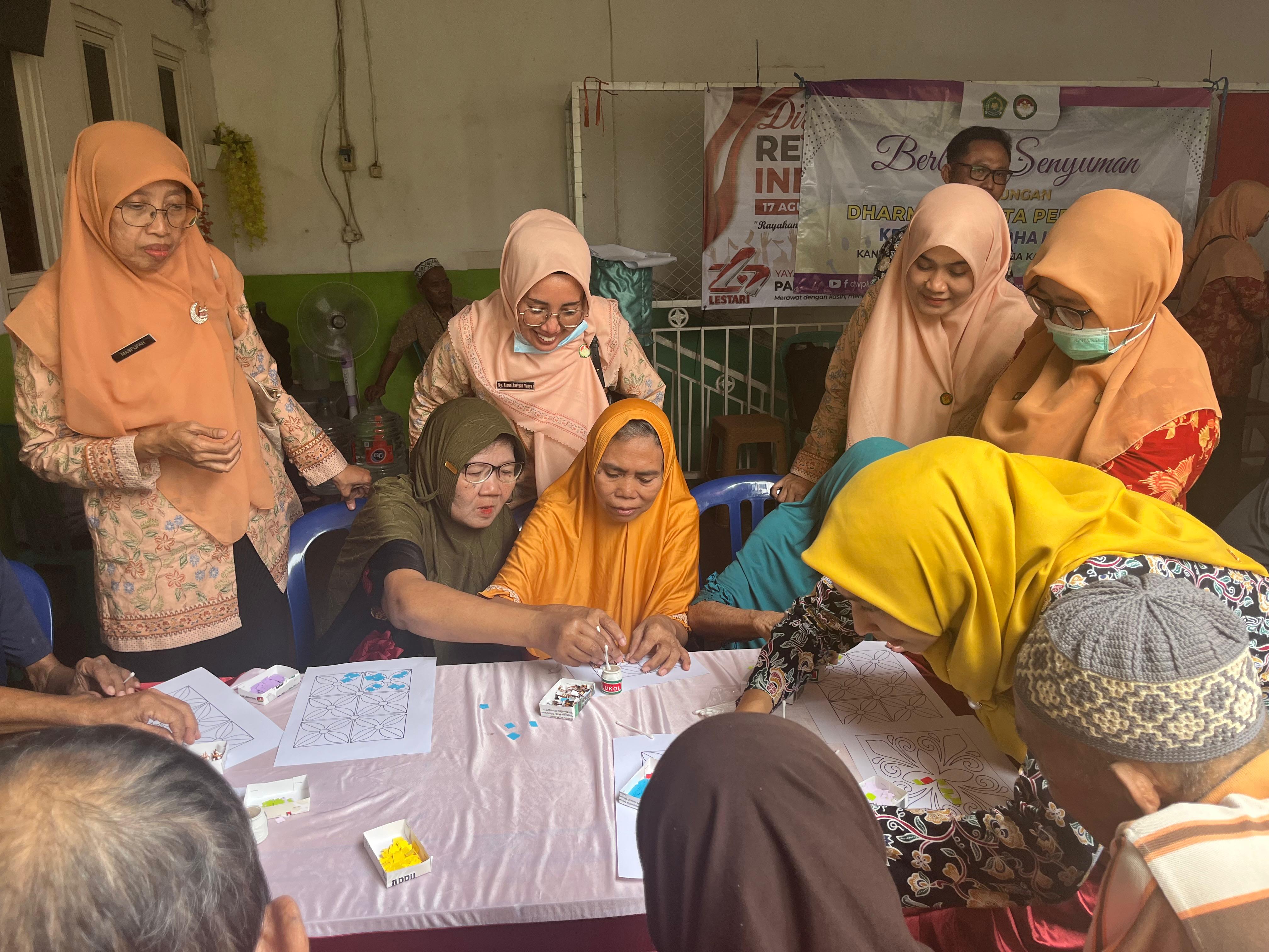 Rajut Asa Masa Tua, Kolaborasi Kemenag dan Dinsos Gresik Peluk Hangat Lansia Panti Werdha Lestari