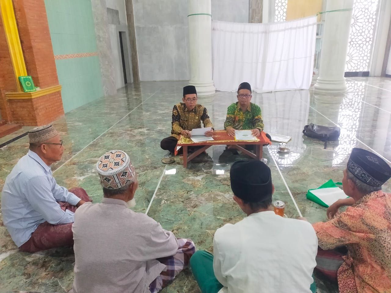 KUA Kedamean &amp; Nadzir NU Kukuhkan Ikrar Wakaf 880 M2 Tanah untuk Masjid dan Yayasan Pendidikan Islam