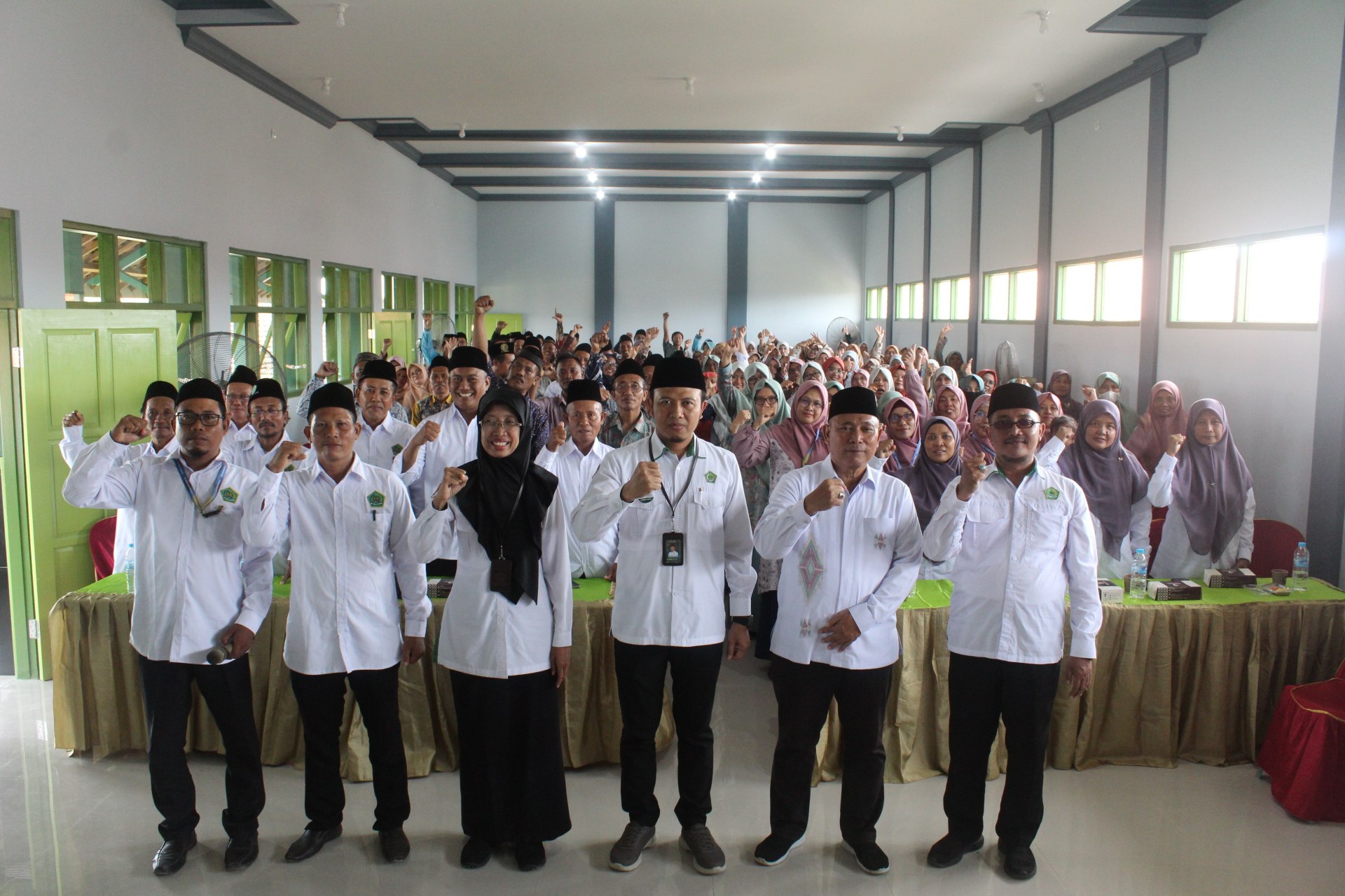 KKM MI Ujungpangkah Sosialisasikan Implementasi Kurikulum Berbasis Cinta bagi 180 Guru Madrasah