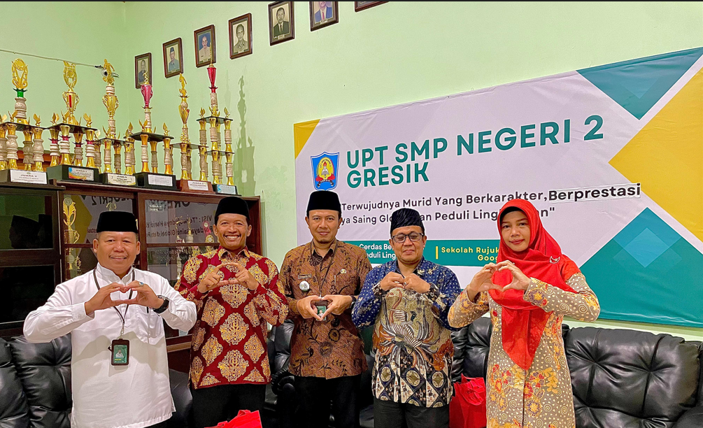 Kemenag Gresik Dorong Integrasi Prestasi Akademik dan Spiritual di UPT SMPN 2 Gresik