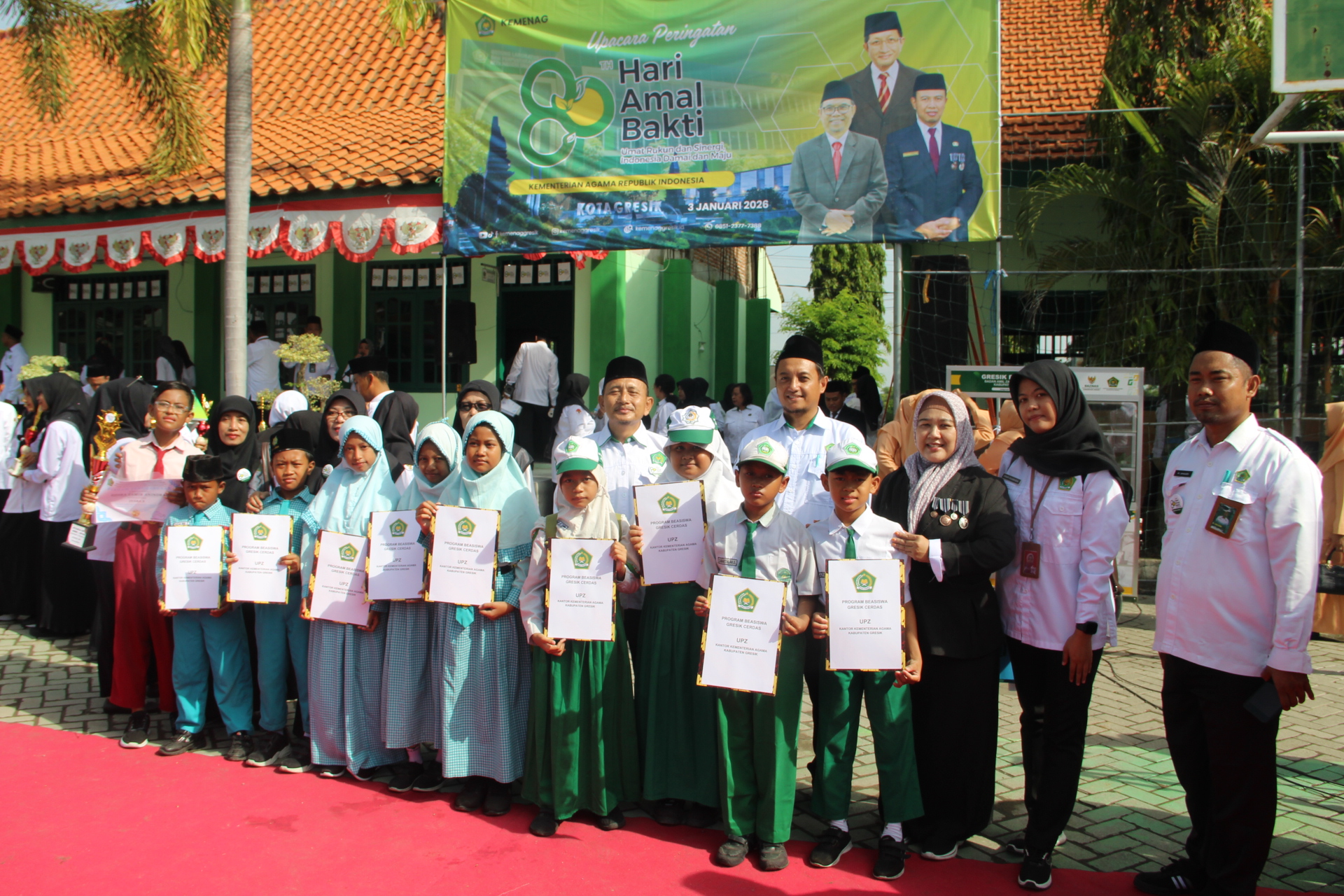 UPZ Kemenag Gresik Distribusikan Beasiswa dan Sarana Usaha pada Puncak HAB ke-80
