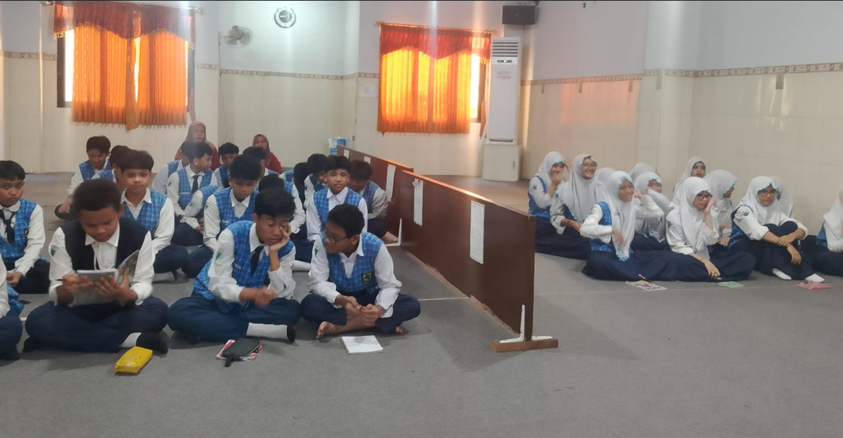 KUA Gresik Kuatkan Karakter Siswa/Siswi SMP YIMI Melalui Program Bimbingan Remaja Usia Sekolah (BRUS)