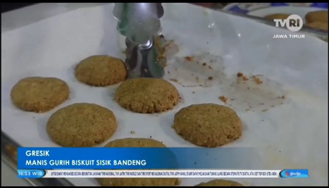 MTs NU Trate Gresik Ciptakan Terobosan Pangan dengan Mengubah Limbah Sisik Bandeng Menjadi Biskuit Anti-Stunting