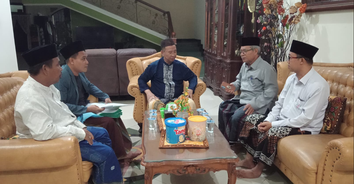 KUA Sidayu Kawal Ikrar Wakaf Tiga Bidang Tanah Pekarangan Seluas 6.594 M2 untuk Perkumpulan Kanjeng Sepuh