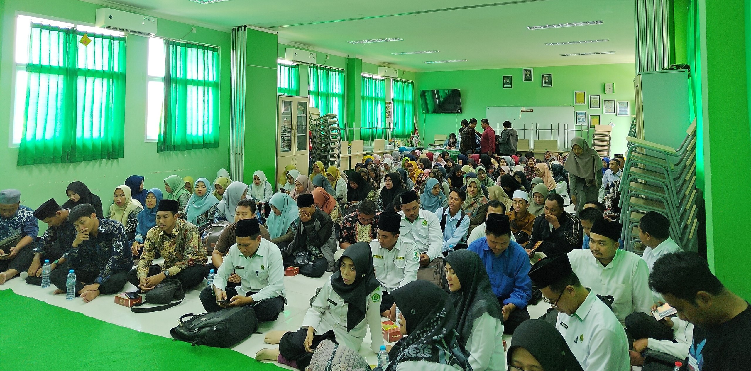 UPZ Kantor Kemenag Gresik Salurkan Bantuan Insentif kepada 135 Guru Non-ASN