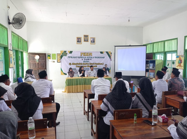Pengawas Kemenag Gresik Gelar Penilaian Kinerja Kepala Madrasah 4 Tahunan di Tujuh MI