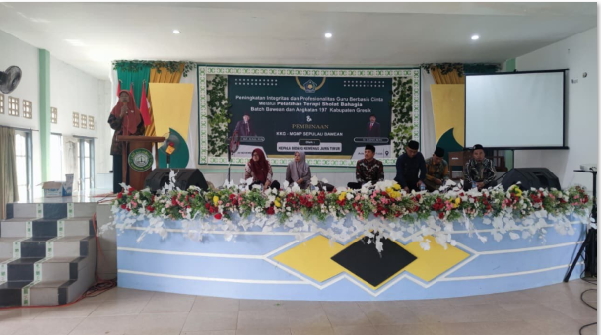 Kemenag Gresik Sinergikan Terapi Sholat Bahagia dan KKG untuk Peningkatan Profesionalitas Guru Bawean