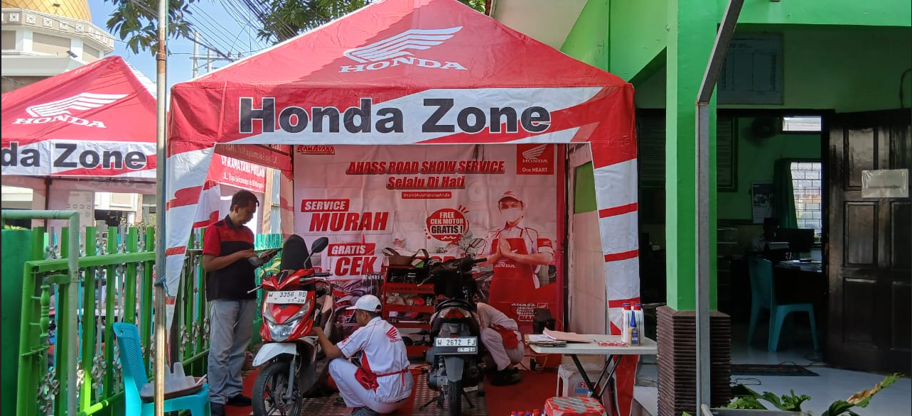 KUA Manyar Laksanakan Bakti Sosial Fasilitasi Service Motor Gratis untuk Marbot Masjid