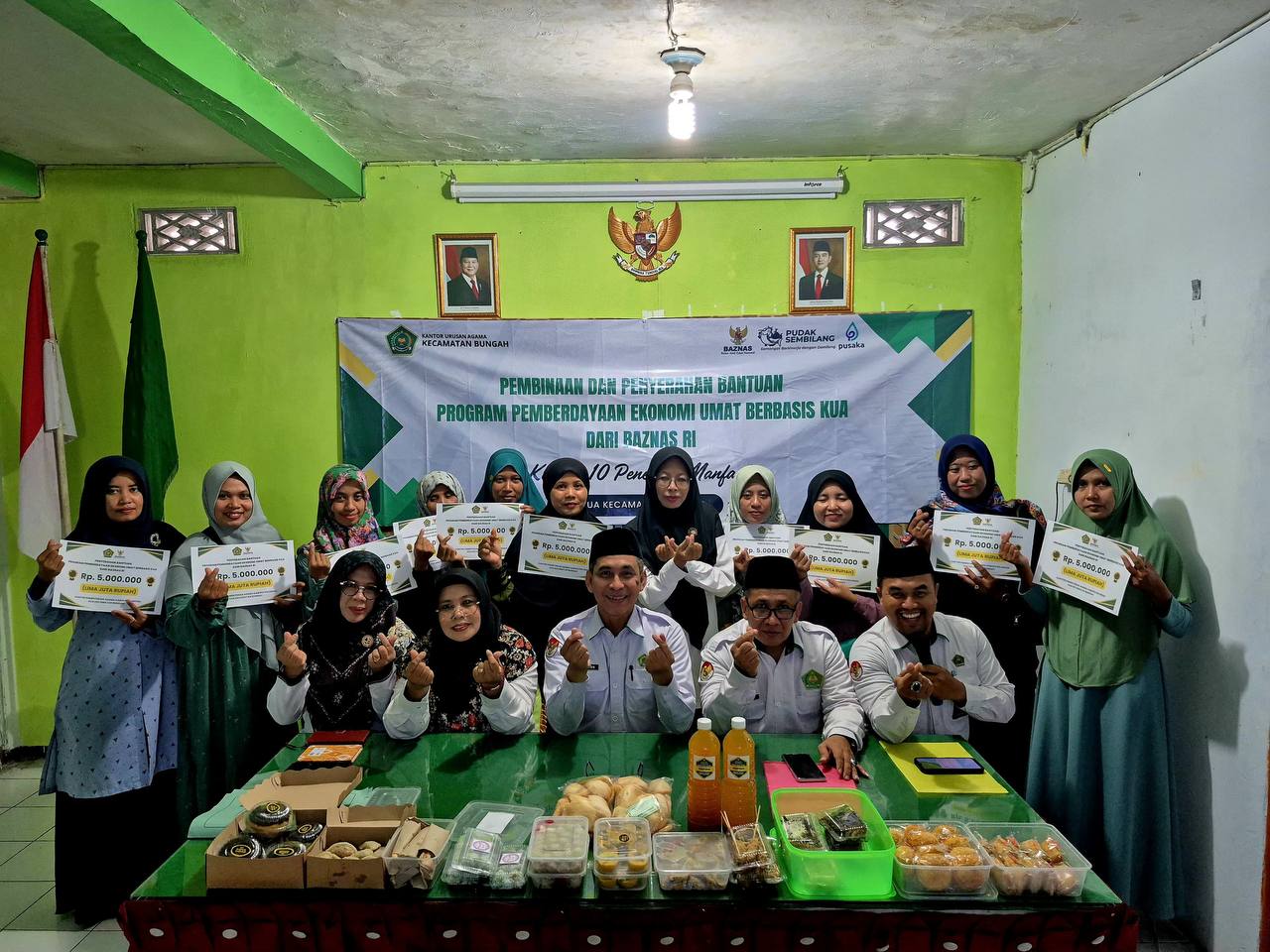KUA Bungah dan BAZNAS RI Salurkan Bantuan Pemberdayaan kepada 10 Pelaku UMKM