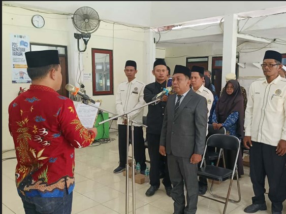 KUA Manyar Hadirkan Rohaniwan Pimpin Doa Pelantikan Kepala Desa Banjarsari