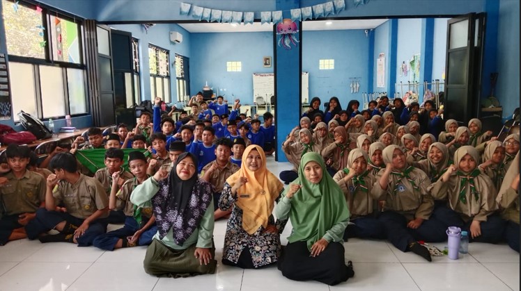 Penyuluh Agama KUA Driyorejo Gelar Bimbingan Remaja Usia Sekolah (BRUS) di SMP Muhammadiyah Driyorejo
