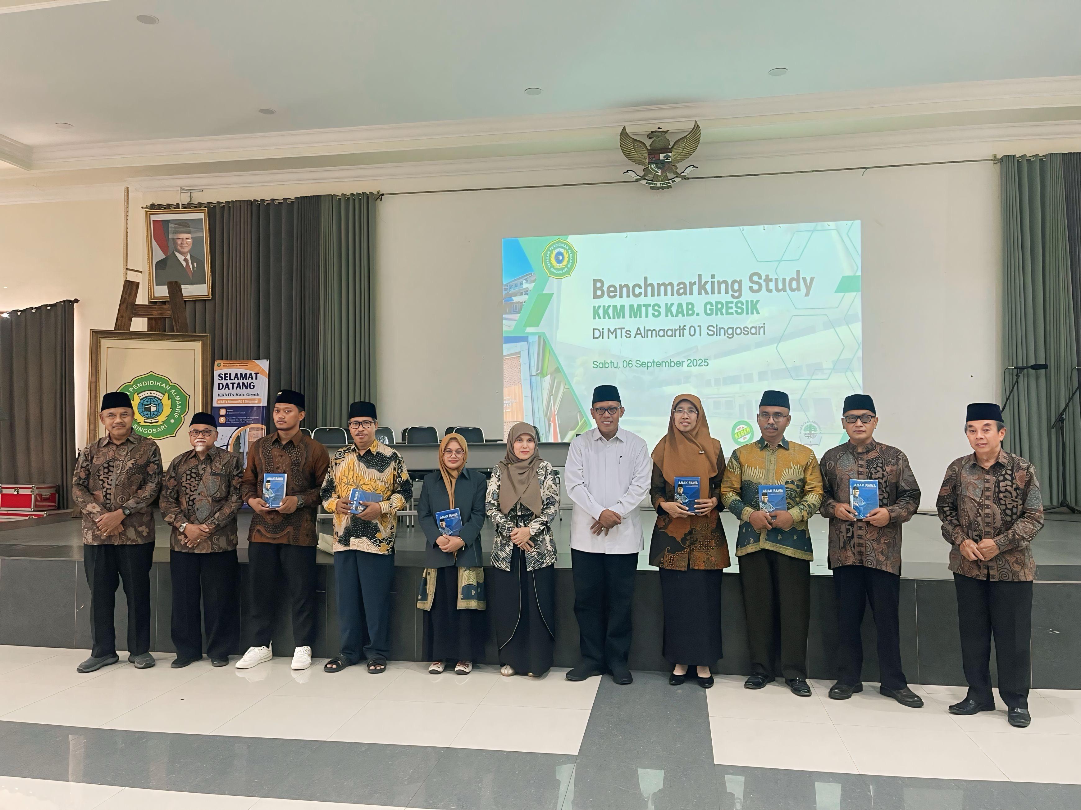 Perkuat Manajemen Madrasah: KKMTs Gresik Gelar Studi Tiru di MTs Almaarif 01 Singosari, Malang