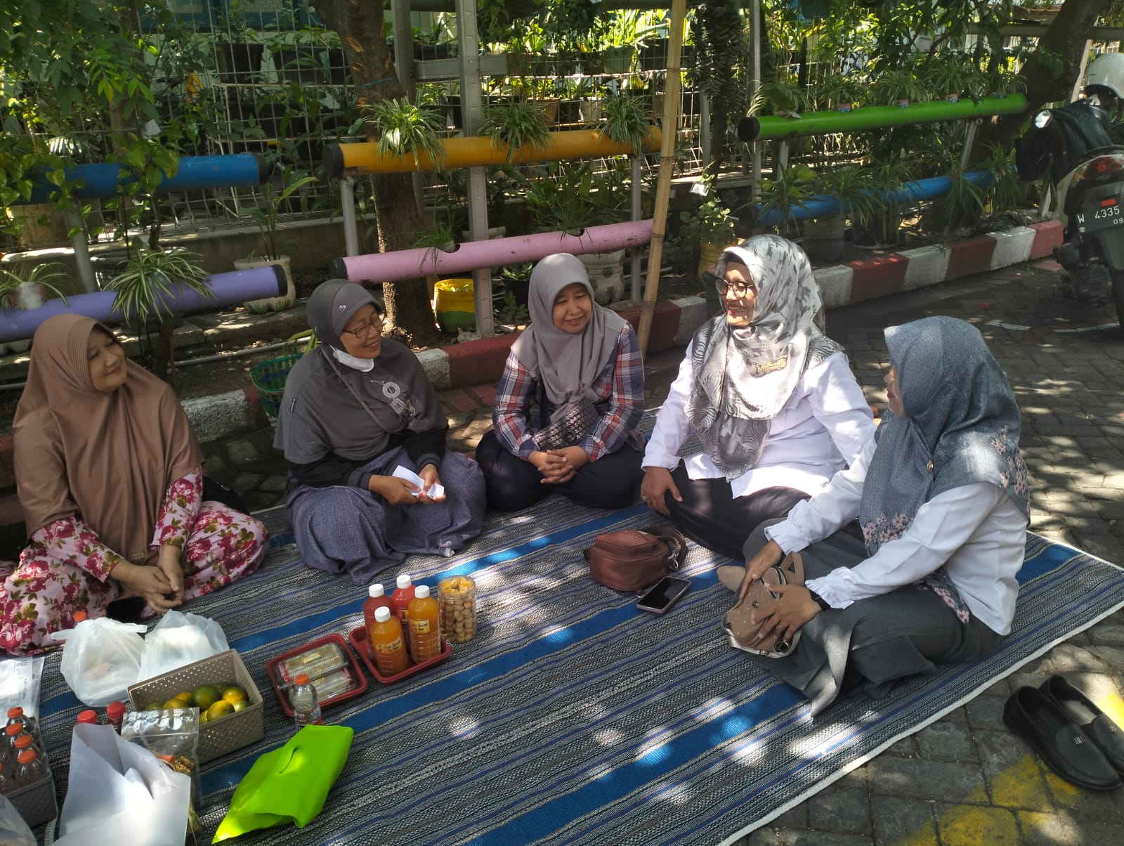 KUA Manyar Dampingi Pelaku Usaha GKB Raih Sertifikasi Halal