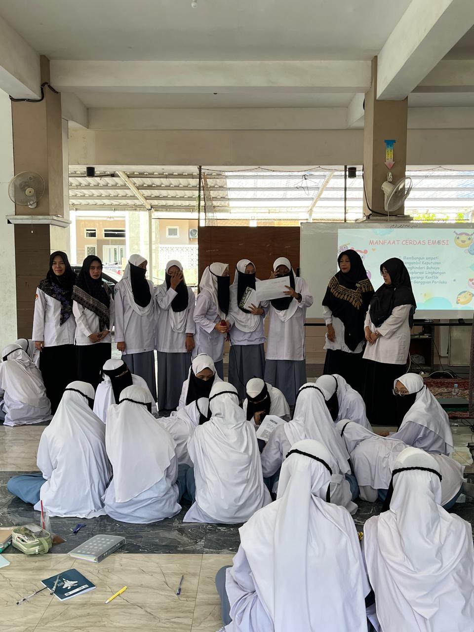 Penyuluh KUA Manyar Edukasi Santri Ponpes Al Amin Melalui Program Bimbingan Remaja Usia Sekolah