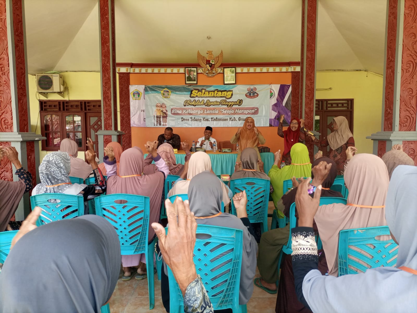 KUA Kedamean Berperan Aktif dalam Program Sekolah Lansia Tangguh di Gresik