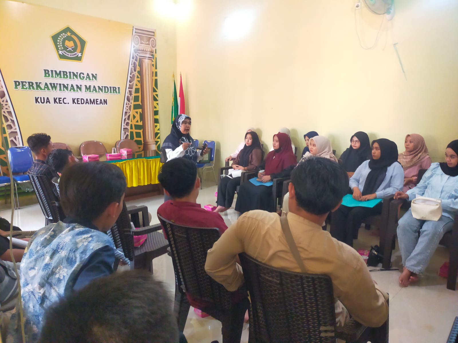 KUA Kedamean Gelar Bimwin Angkatan XXIII, Bekali Catin dengan Komunikasi Efektif