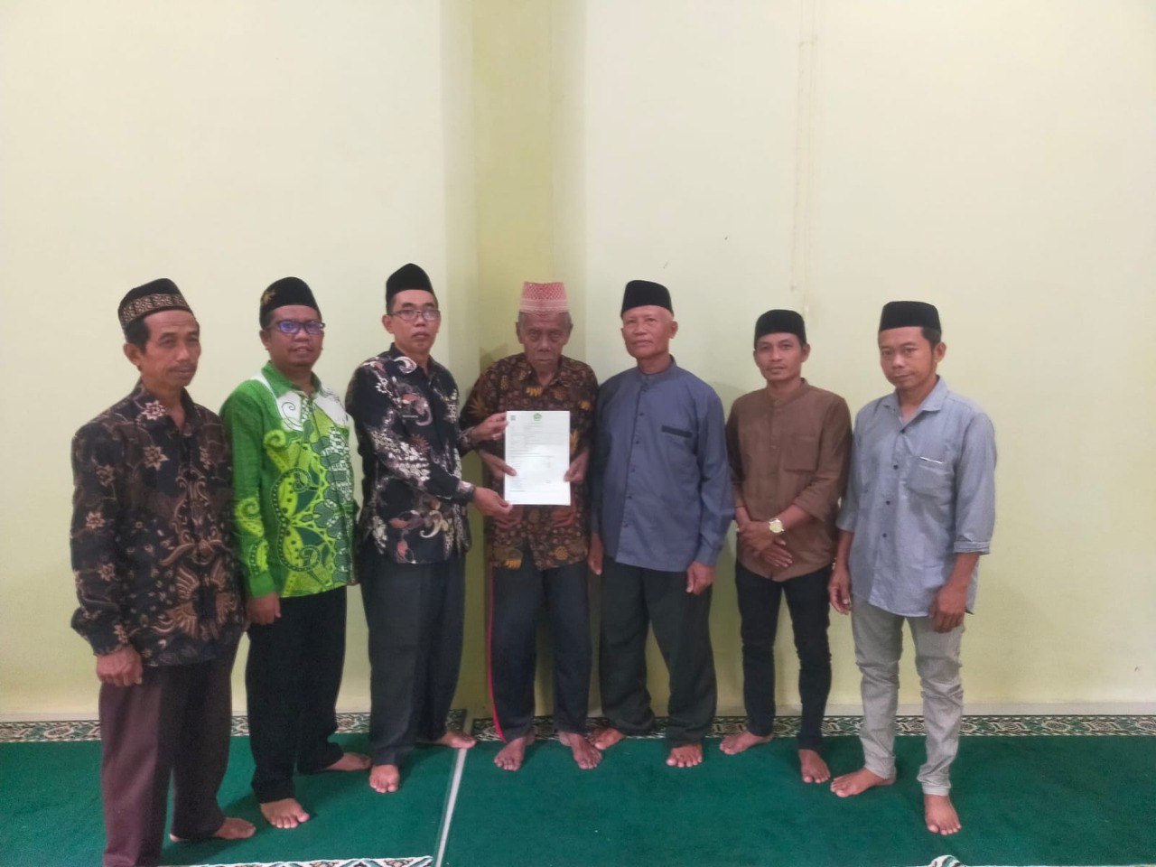 KUA Kedamean Fasilitasi Ikrar Wakaf Tanah 400 M² untuk Masjid Al Mubarok